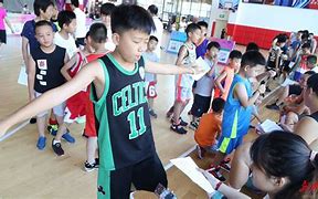 青少年“篮球故事会”公益讲座在长沙火热进行 青少年“篮球故事会”公益讲座在长沙火热进行