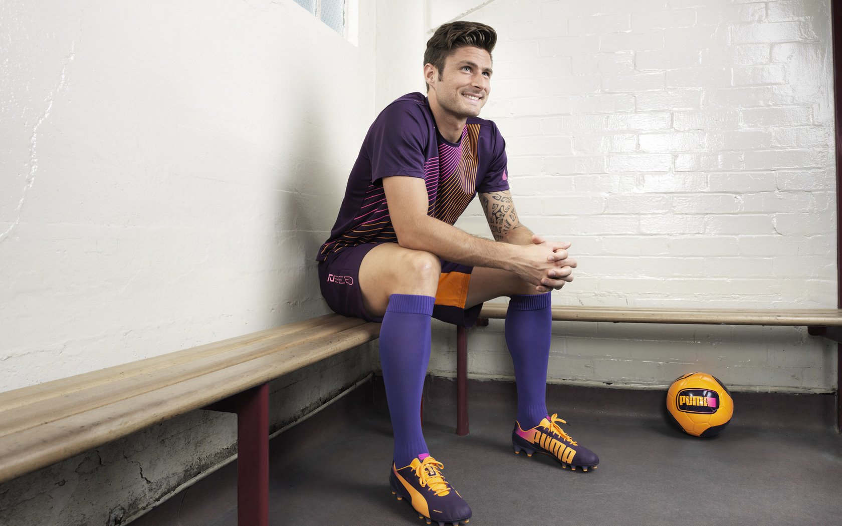 欧锦赛资格赛末轮大战日益激烈，沸腾的赛场，欧锦赛比赛结果